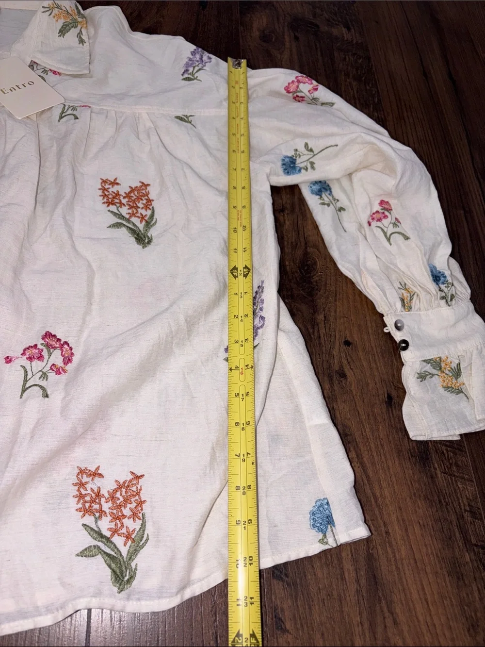 NWT entro Cream Floral Embroidered Button-Front Blouse - Picture 9 of 11